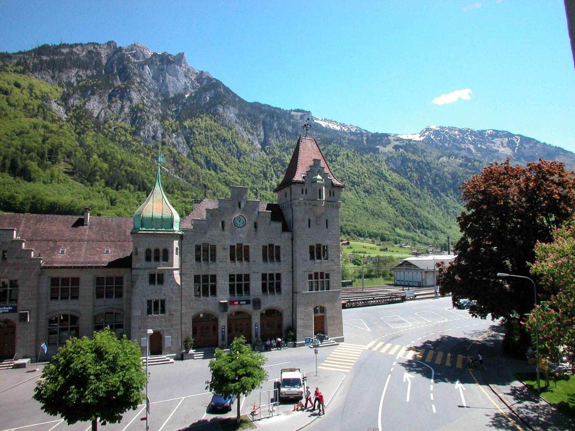Hotel Post Glarnerhof Glarus Buitenkant foto